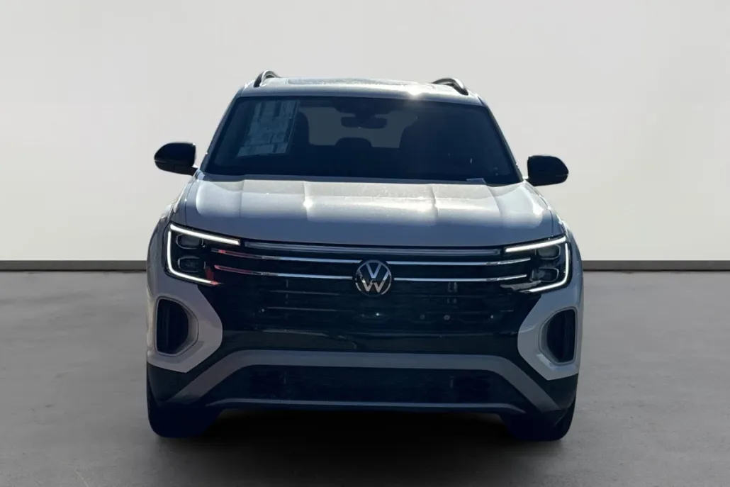 2026 Volkswagen Atlas Peak Edition SE photo 1