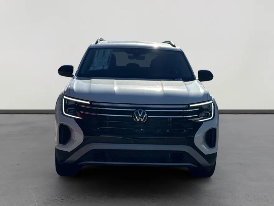 2026 Volkswagen Atlas Peak Edition SE photo 1
