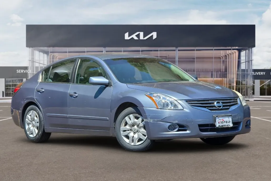 2011 Nissan Altima 2.5 S photo 1