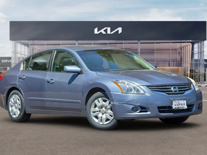 2011 Nissan Altima 2.5 S photo 1