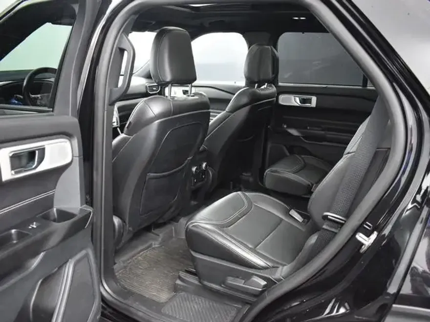 2020 Ford Explorer ST photo 1