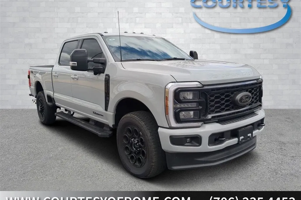 2025 Ford F-250 Lariat photo 1