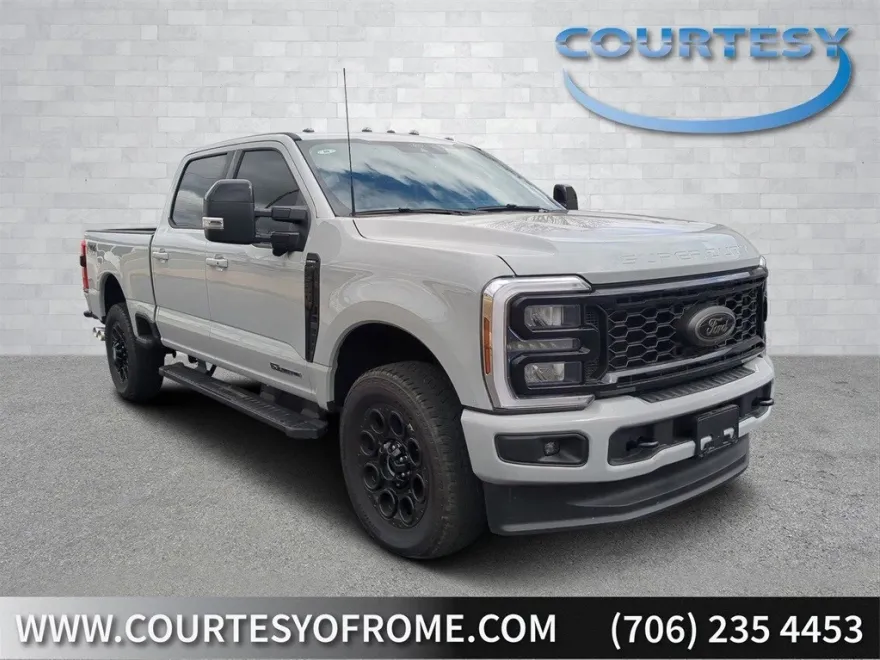 2025 Ford F-250 Lariat photo 1