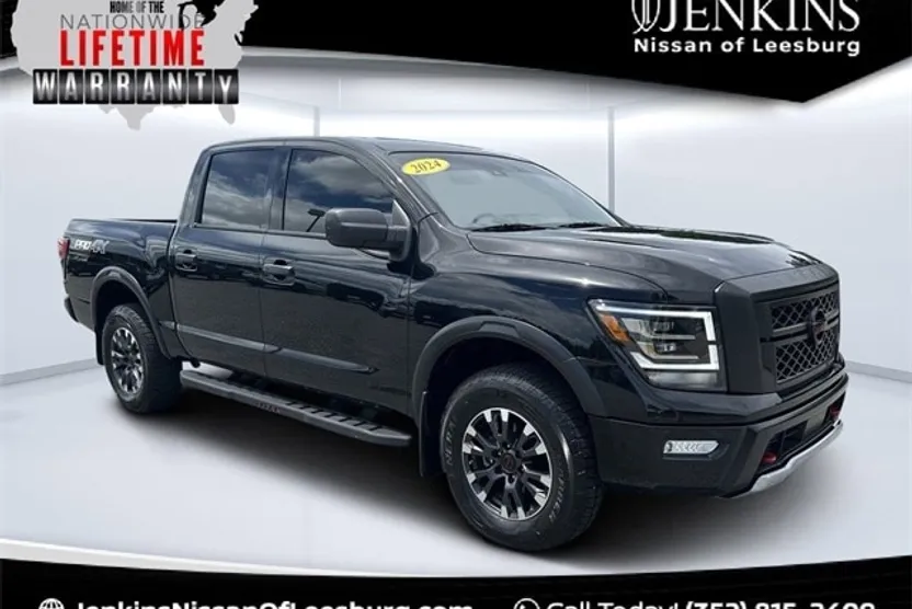 2024 Nissan Titan PRO-4X photo 1