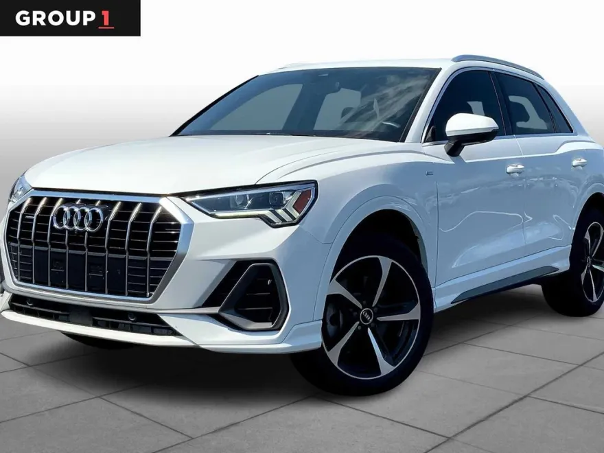 2022 Audi Q3 S line Premium Plus photo 1