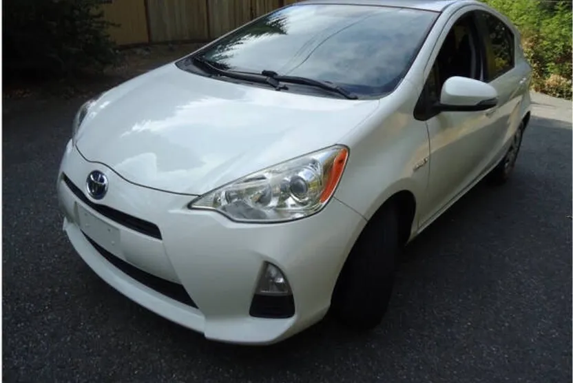 2014 Toyota Prius C Two photo 1