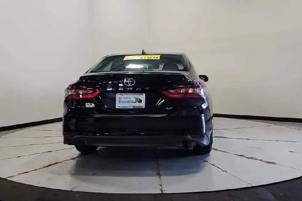 2023 Toyota Camry LE photo 1