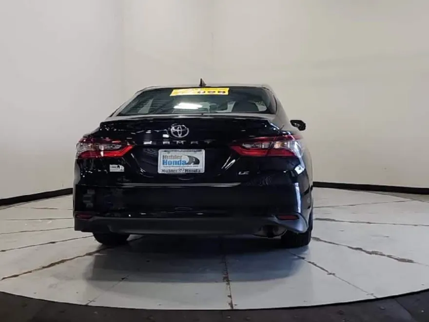 2023 Toyota Camry LE photo 1