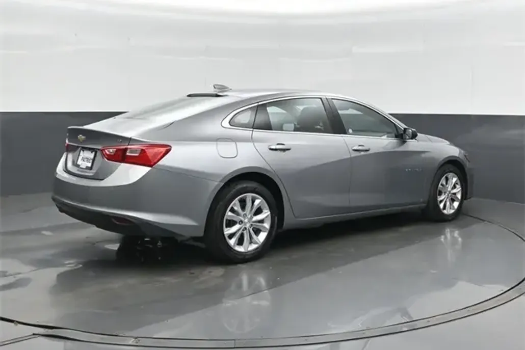 2024 Chevrolet Malibu 1LT photo 1