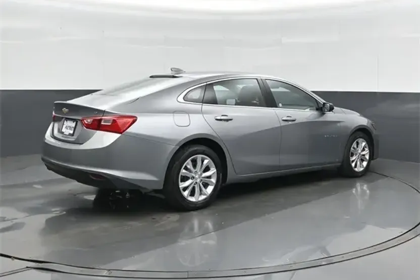 2024 Chevrolet Malibu 1LT photo 1