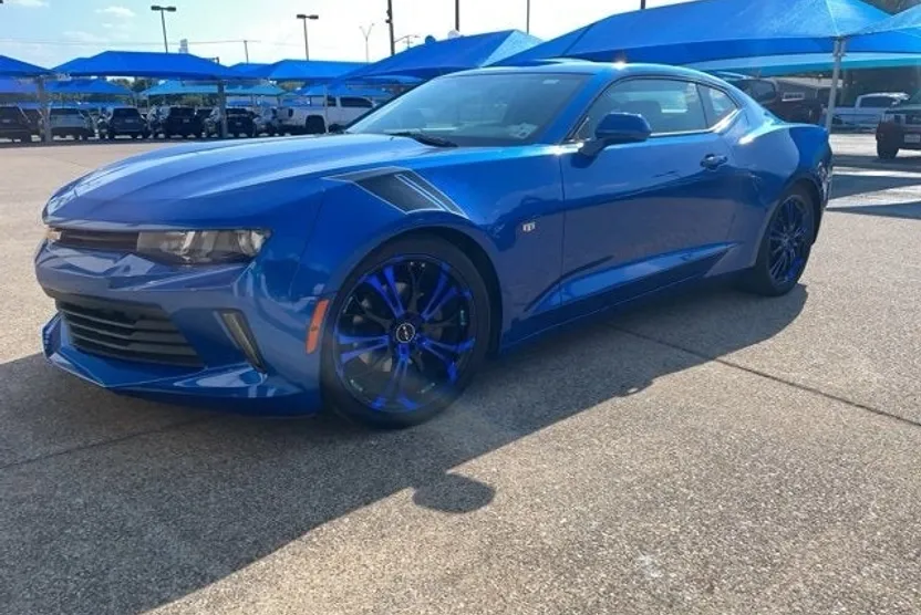 2018 Chevrolet Camaro 1LS 1LT photo 1