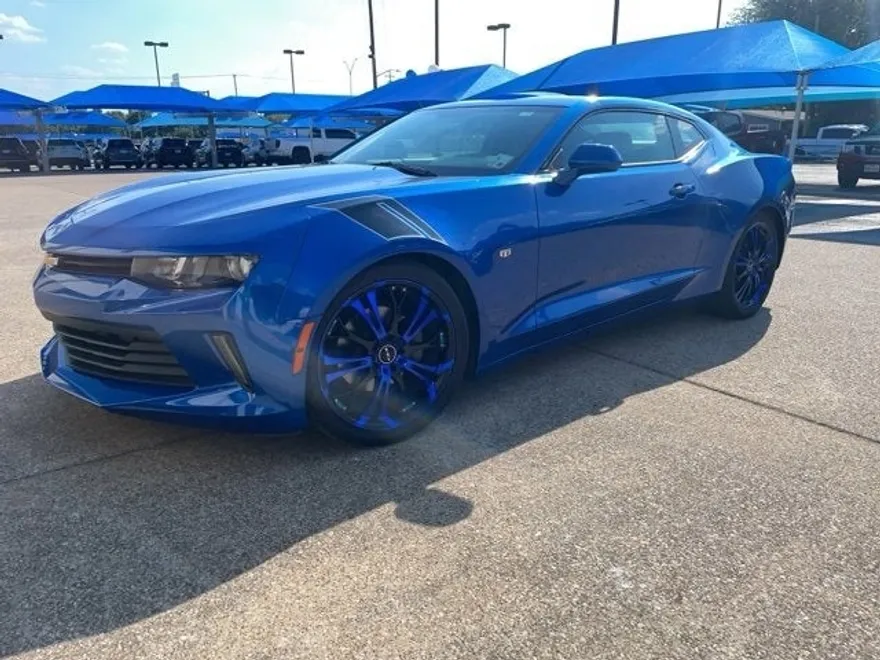 2018 Chevrolet Camaro 1LS 1LT photo 1