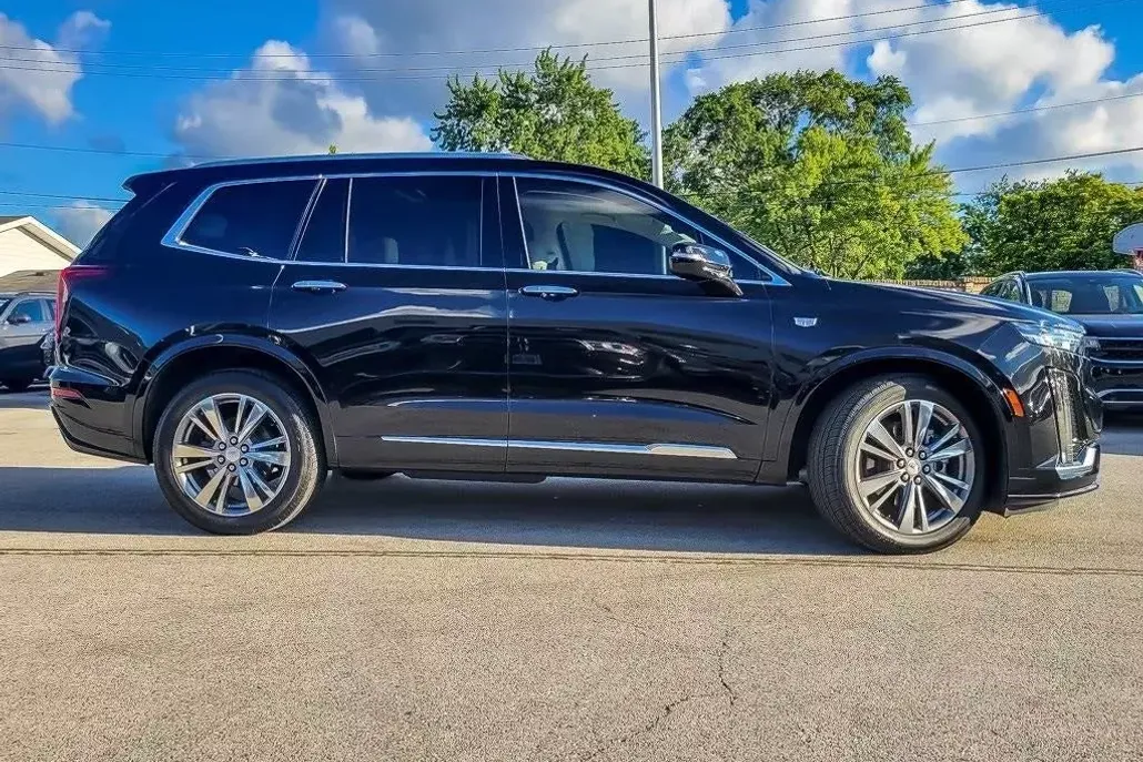 2022 Cadillac XT6 Premium Luxury photo 1