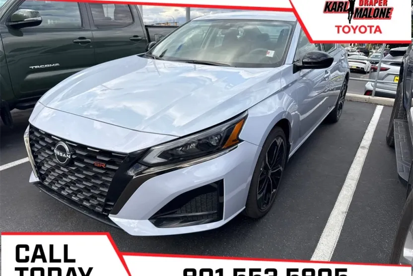 2023 Nissan Altima 2.5 SR photo 1