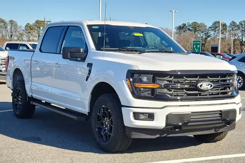 2025 Ford F-150 XLT photo 2