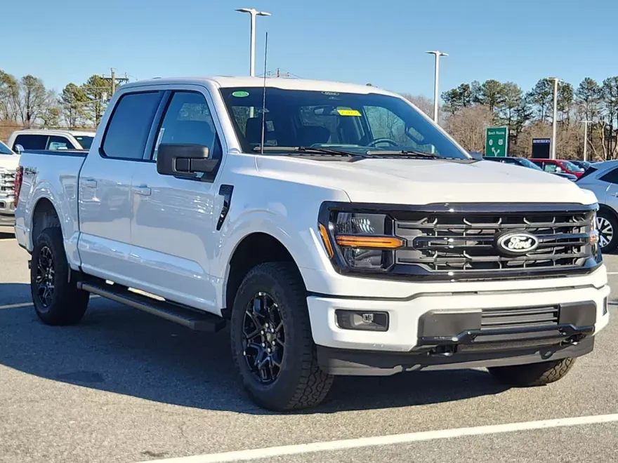 2025 Ford F-150 XLT photo 2