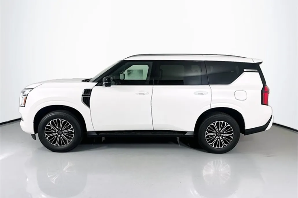 2025 Nissan Armada Platinum photo 1
