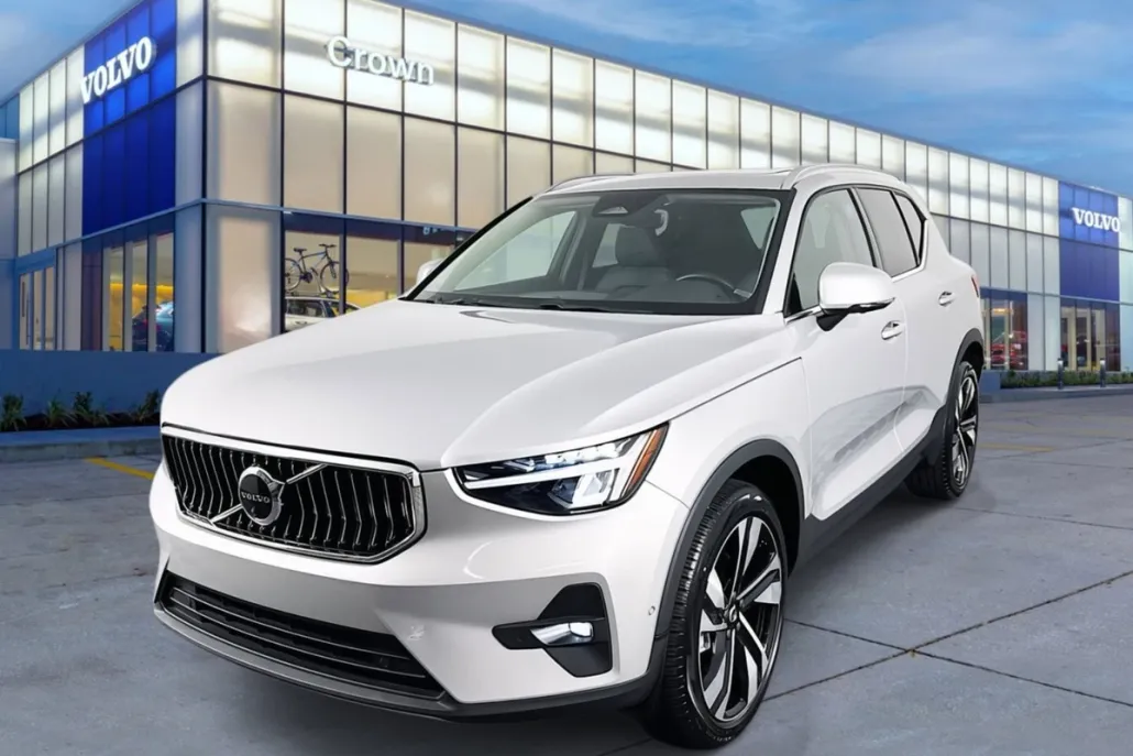 2023 Volvo XC40 AWD Plus photo 1