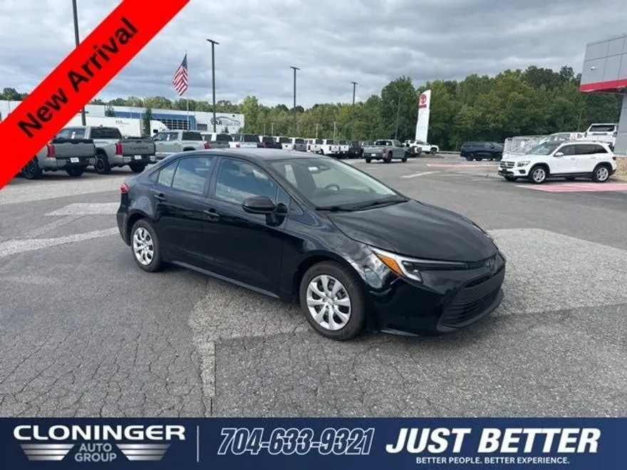 2023 Toyota Corolla Hybrid LE photo 1