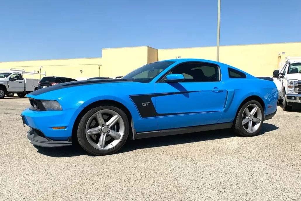 2010 Ford Mustang GT photo 1