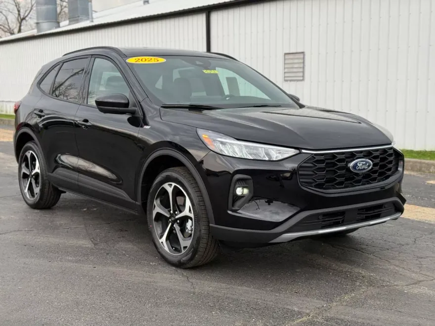 2025 Ford Escape ST-Line Select photo 1