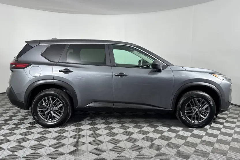 2023 Nissan Rogue S photo 1