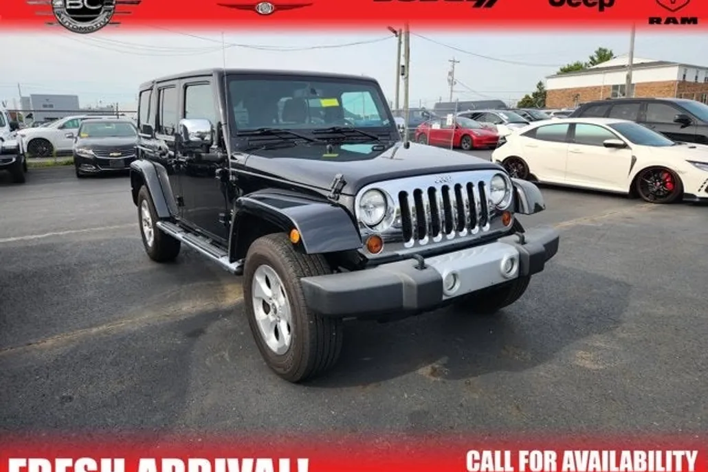 2013 Jeep Wrangler Unlimited Sahara photo 1