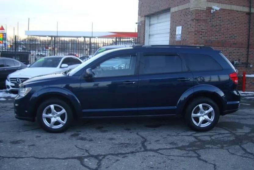 2013 Dodge Journey SXT photo 1