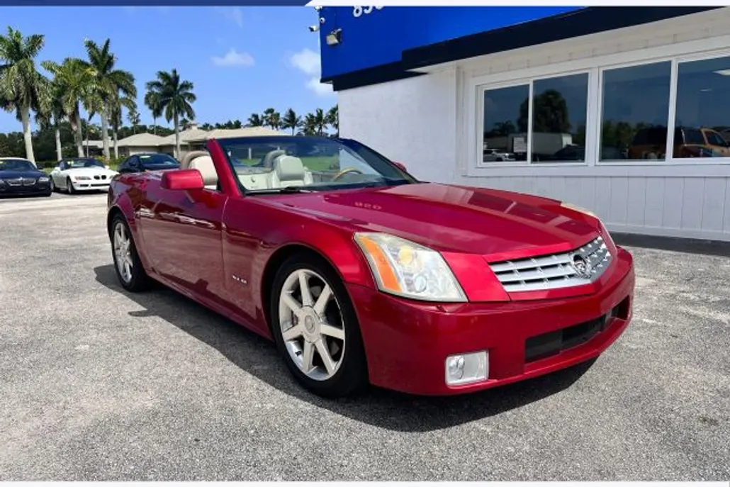 2004 Cadillac XLR photo 1