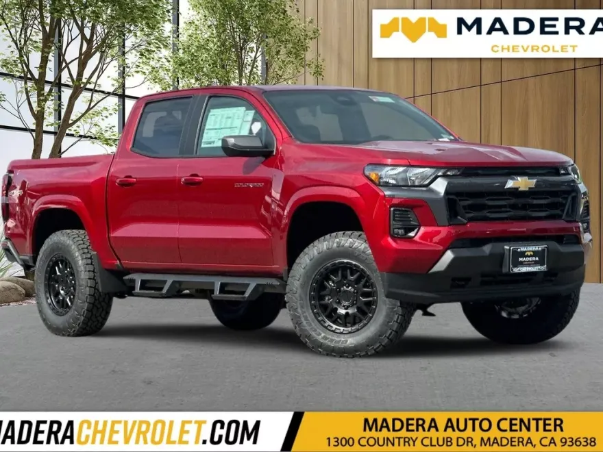 2024 Chevrolet Colorado LT photo 1