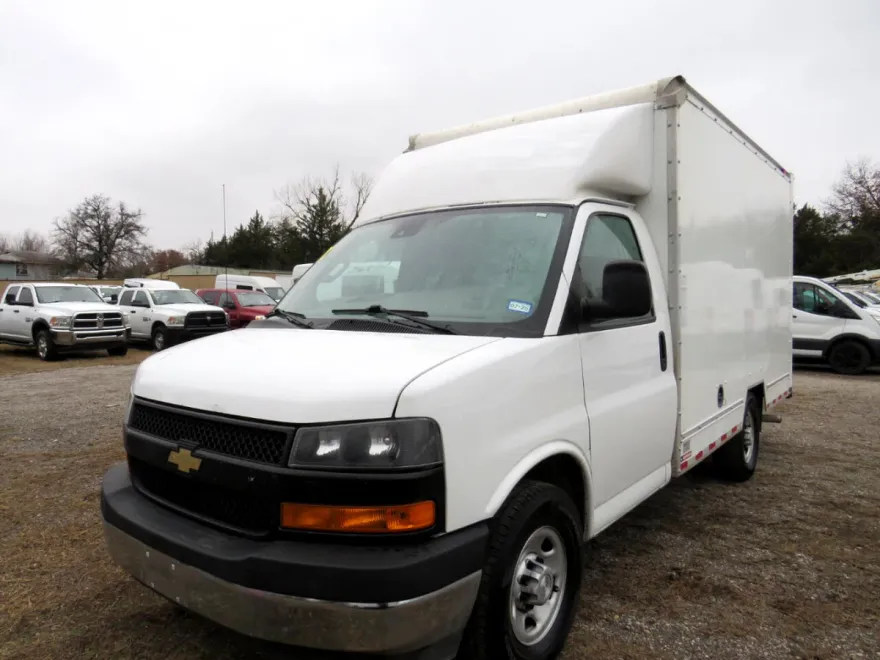 2019 Chevrolet Express 3500 Cutaway photo 1