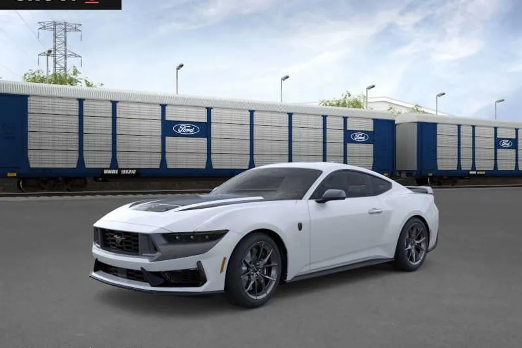 2025 Ford Mustang Dark Horse photo 1