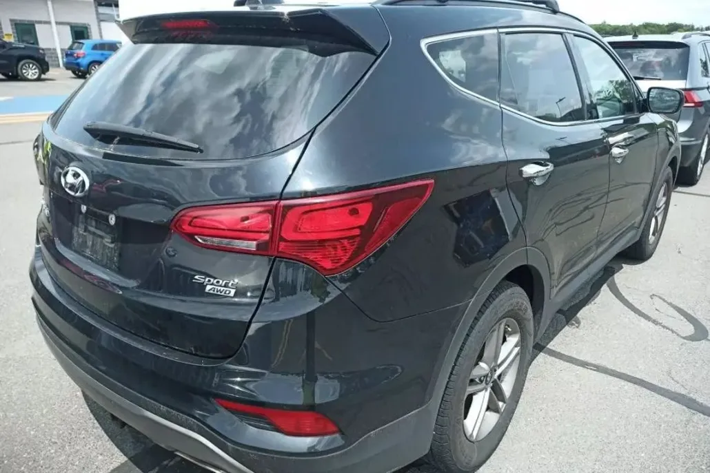 2017 Hyundai Santa Fe Sport photo 1