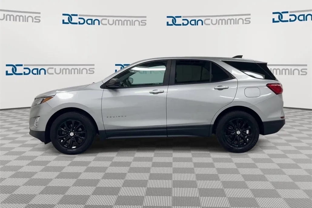 2020 Chevrolet Equinox LS photo 1