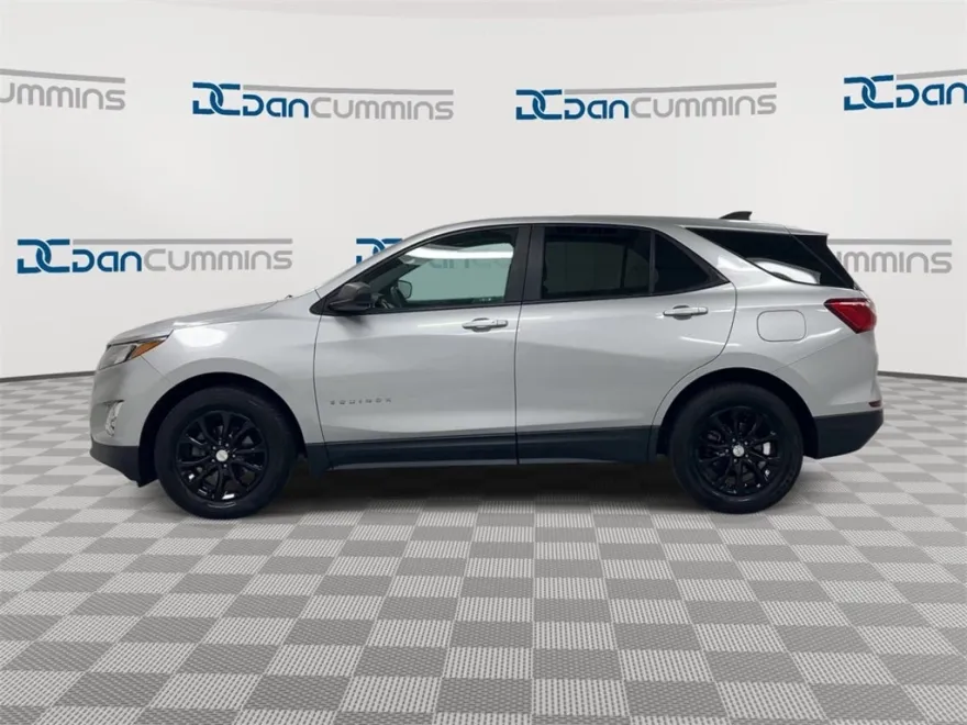 2020 Chevrolet Equinox LS photo 1