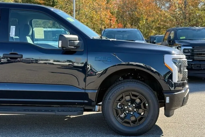 2025 Ford F-150 Lightning XLT photo 1