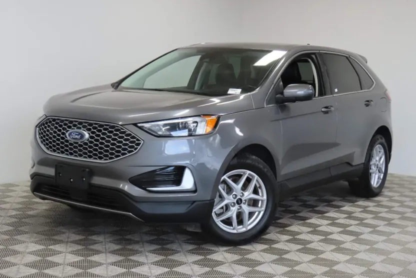 2023 Ford Edge SEL photo 1