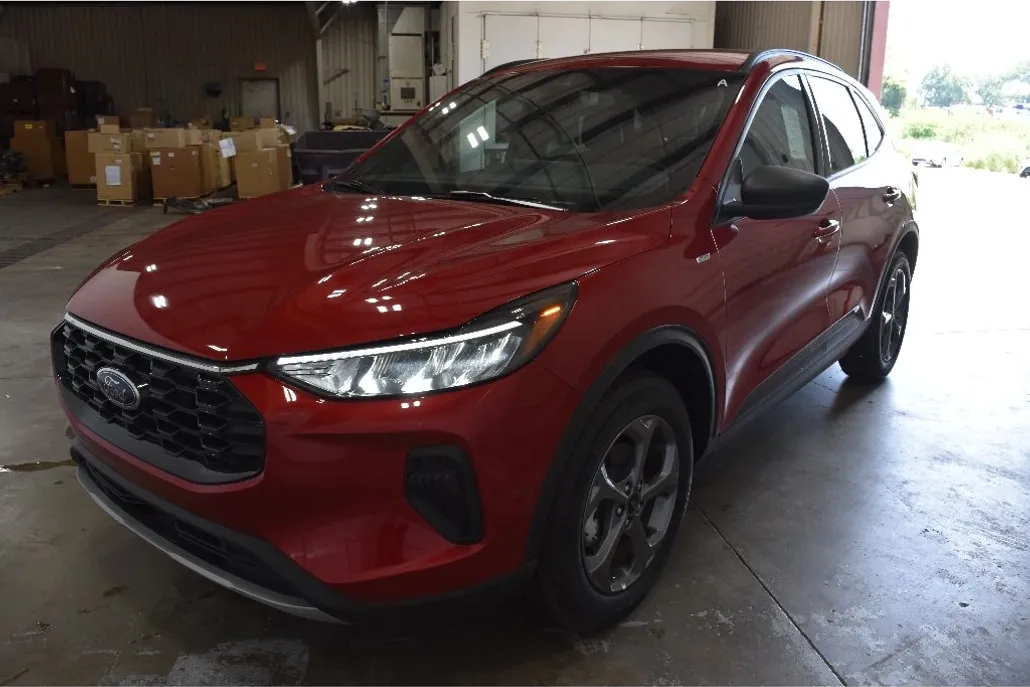 2025 Ford Escape ST-Line photo 1