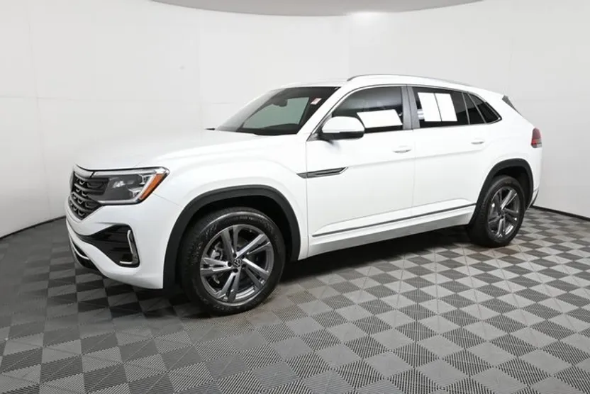 2024 Volkswagen Atlas Cross Sport SEL R-Line photo 1