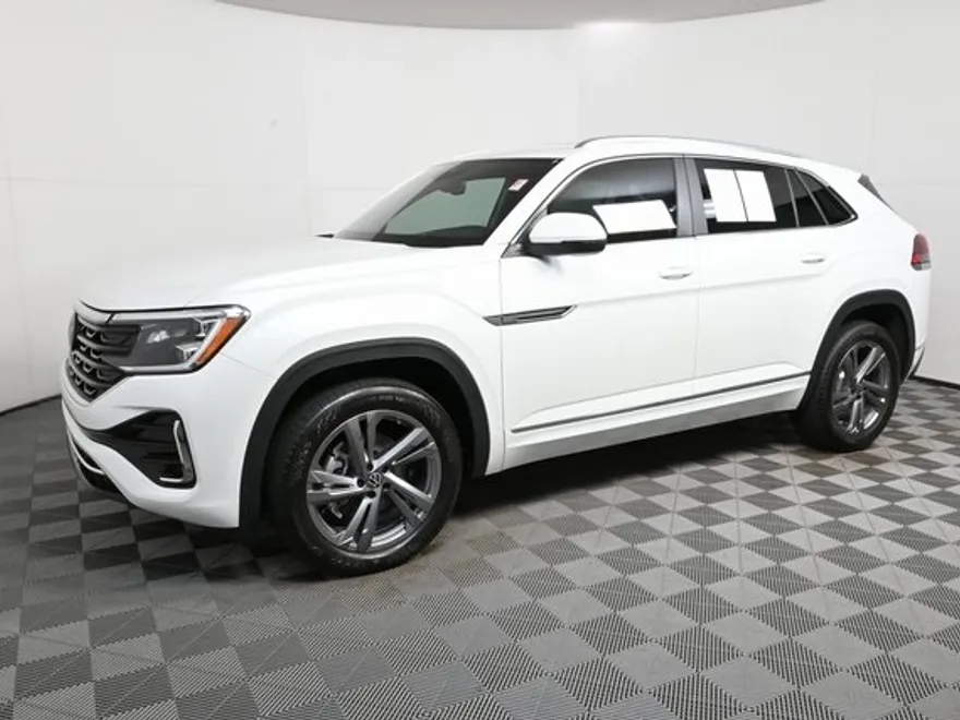 2024 Volkswagen Atlas Cross Sport SEL R-Line photo 1