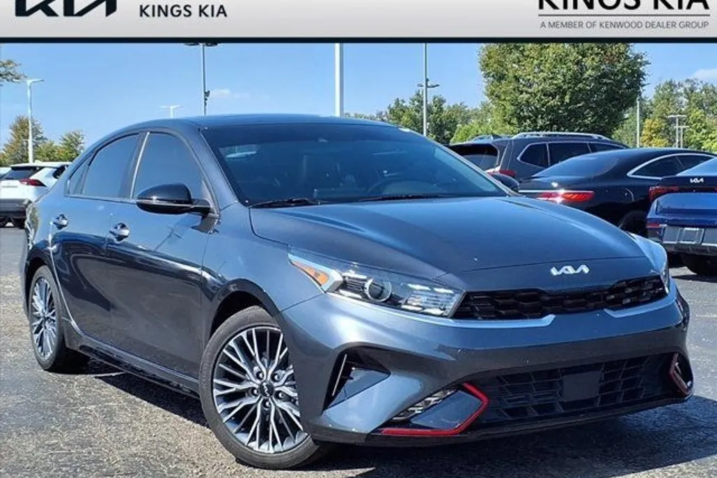 2023 Kia Forte GT-Line photo 1