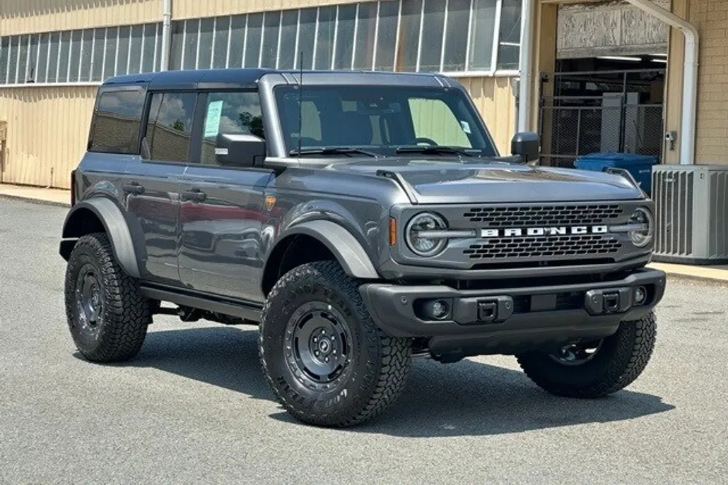 2025 Ford Bronco Badlands photo 1