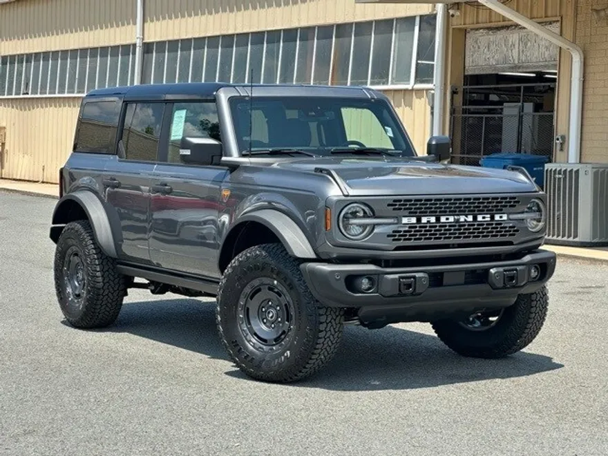 2025 Ford Bronco Badlands photo 1