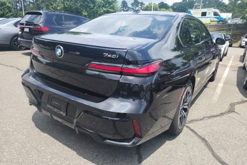 2025 Bmw 740i xDrive photo 1