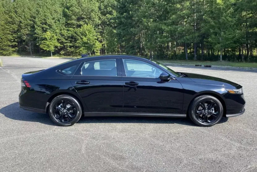 2025 Honda Accord 1.5T SE photo 1