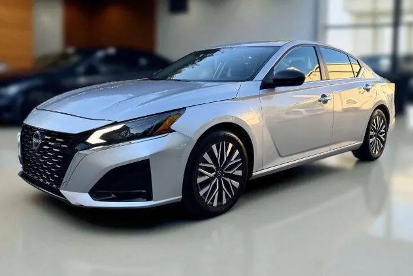 2024 Nissan Altima 2.5 SV photo 1