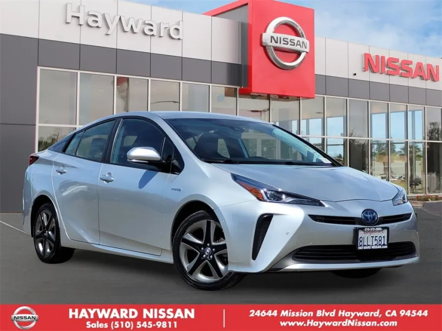 2019 Toyota Prius XLE photo 1