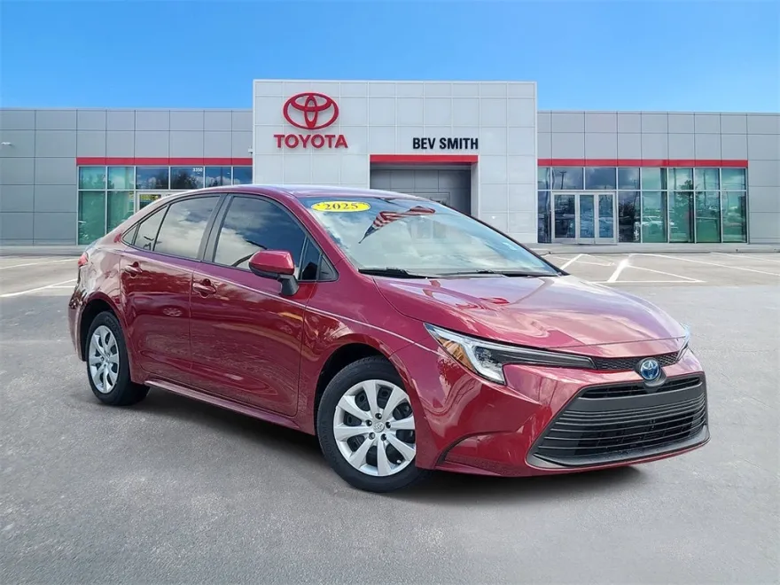 2025 Toyota Corolla Hybrid LE photo 1