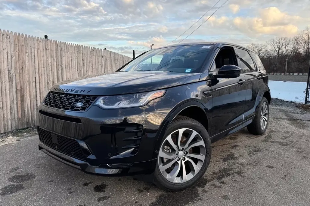 2025 Land Rover Discovery Sport Dynamic SE photo 1