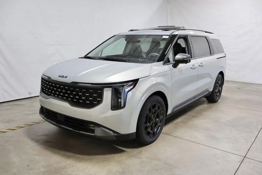 2026 Kia Carnival SX photo 1